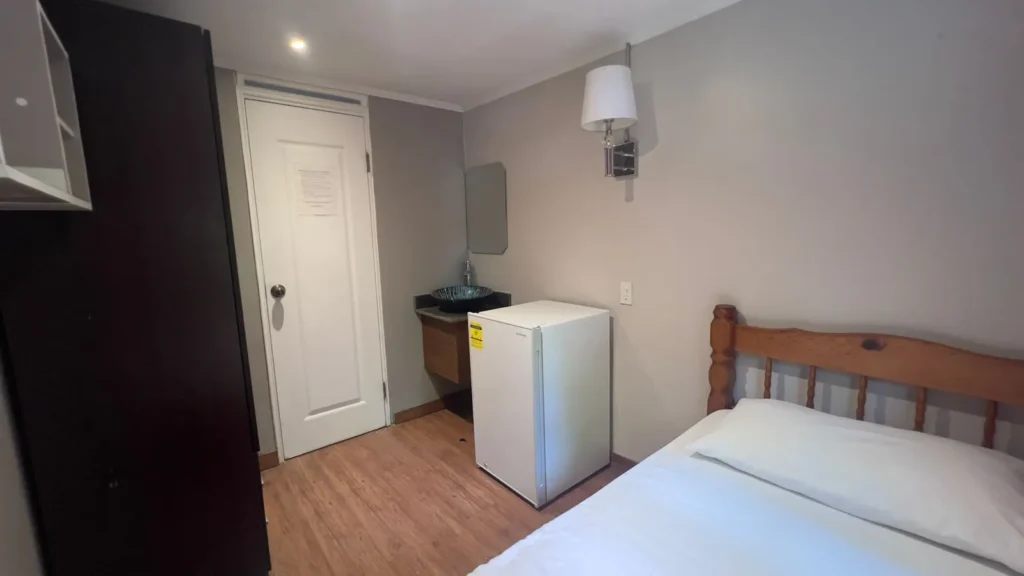 Habitación sencilla en alquiler – ¡Solo $320!